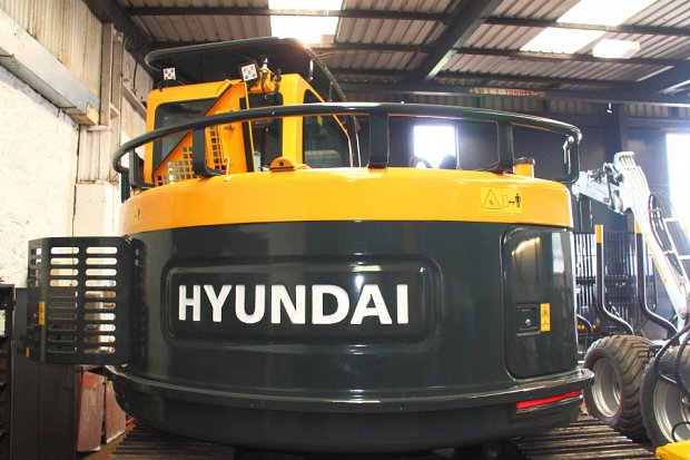 Rear guarding painted and looking factory fitted