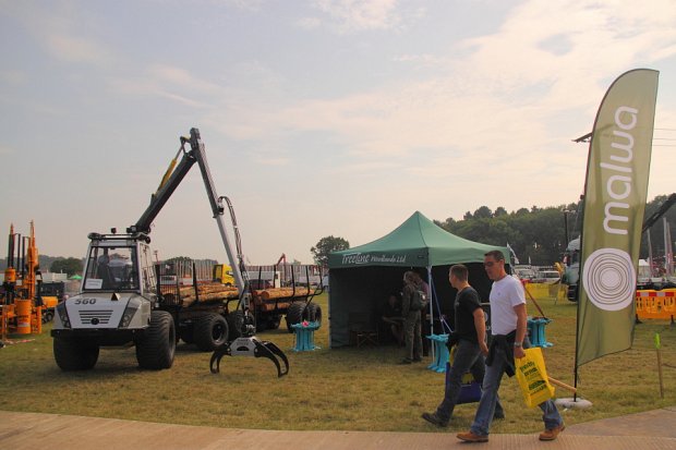 Taking delivery at the 2014 APF where we helped Malwa to show the forwarder.